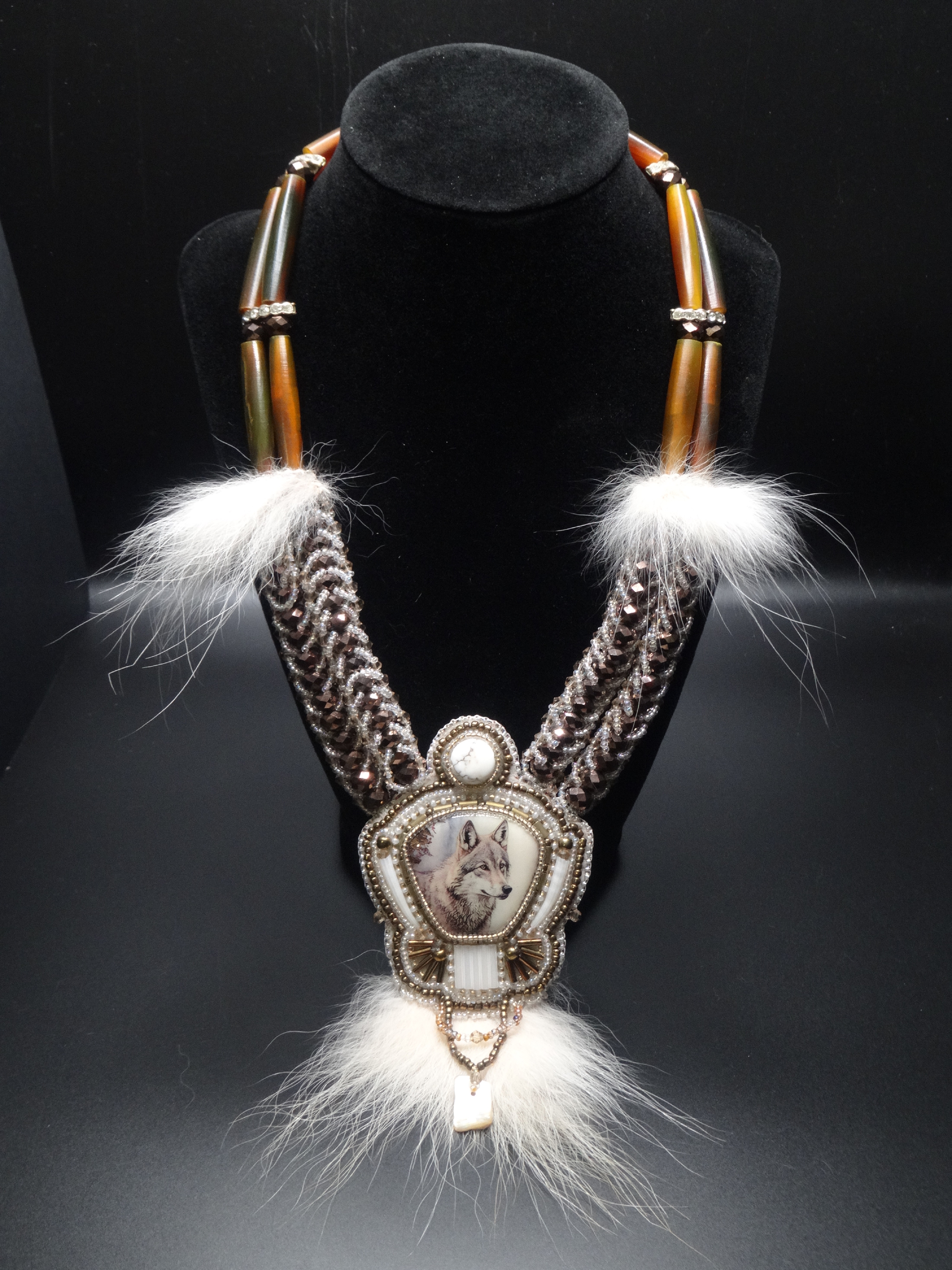 Wolf_necklace